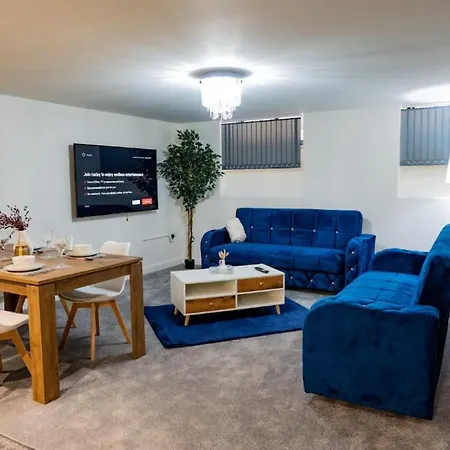 Navy Diamond In Bradford! *