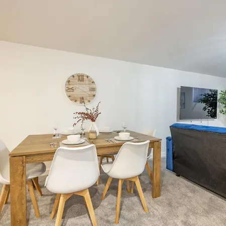 Navy Diamond In Bradford!