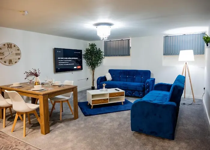 Navy Diamond In Bradford! *