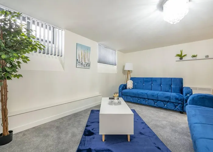 Navy Diamond In Bradford! Apartamento *