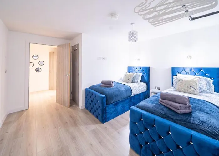 Navy Diamond In Bradford! *