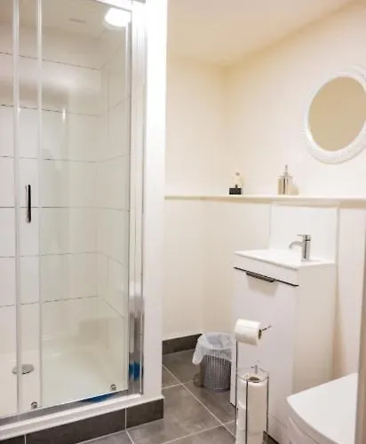 Navy Diamond In Bradford! Bradford (West Yorkshire)