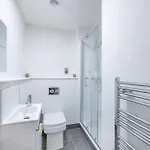 Navy Diamond In Bradford! Appartement
