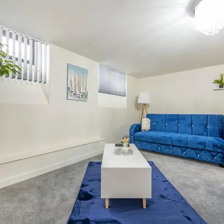 Navy Diamond In Bradford! Appartement *